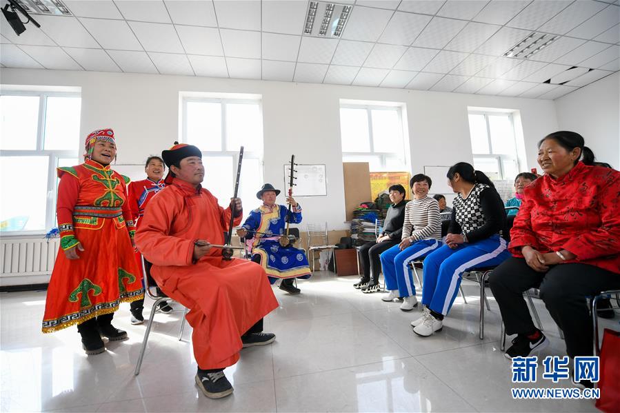 (新华全媒头条·图文互动)(1)让各民族手足相亲守望相助——以习近平同志为核心的党中央关心少数民族和民族工作纪实